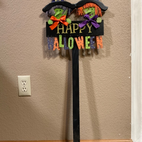 Happy Halloween cute witches wooden yard sign - Picture 2 of 5
